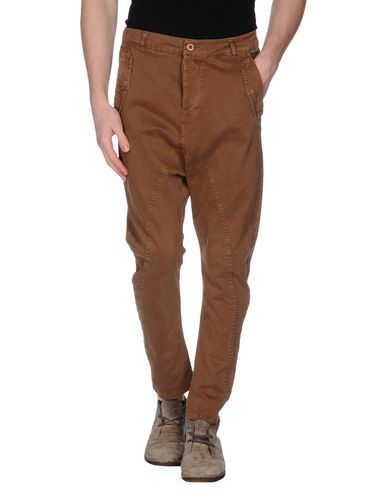 коричневые мужские брюки