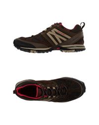 Низкие кеды и кроссовки Helly Hansen