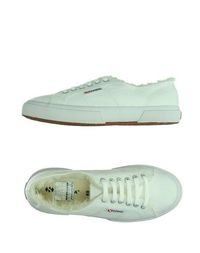 Низкие кеды и кроссовки Superga