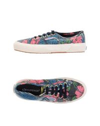 Низкие кеды и кроссовки Superga