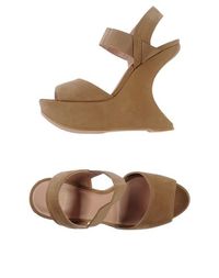 Сандалии Stuart Weitzman