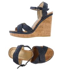 Сандалии Stuart Weitzman