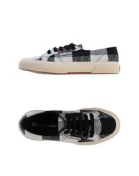 Низкие кеды и кроссовки Superga