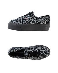 Низкие кеды и кроссовки Superga