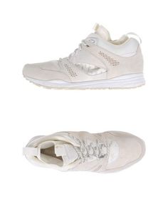 Низкие кеды и кроссовки Reebok