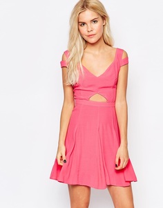 Style Stalker Graduation Dress with Cut Out Detail - Роза Stylestalker