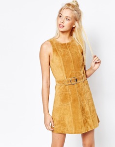 Короткое приталенное платье из натуральной замши Monki - Коричневый