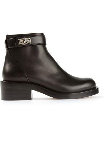 10736409 3627482 800 Ботинки живанши с ремешками с чем носить