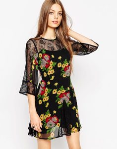 Приталенное платье с кружевной вставкой и цветочным принтом ASOS