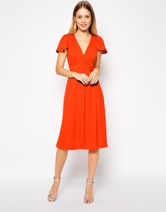 Атласное платье миди с запахом крест-накрест спереди ASOS Premium - Красный