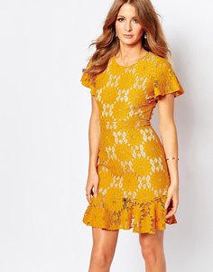Платье горчичного цвета с кружевной отделкой Millie Mackintosh - B00839 горчичный