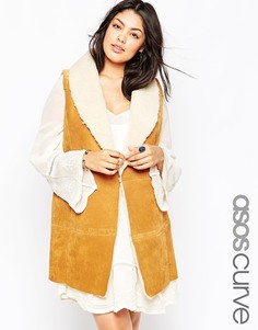 Замшевая куртка без рукавов с овечьей шерстью и поясом ASOS CURVE - Рыжий