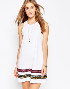 Свободное платье с вышивкой ASOS - Белый