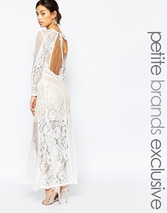 Кружевное платье макси с открытой спиной True Decadence Petite Premium - Белый