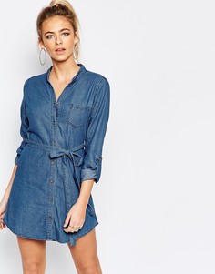 Джинсовое платье-рубашка с завязкой на талии Boohoo - Синий