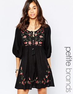 Свободное платье с вышитыми цветами Boohoo Petite - Черный