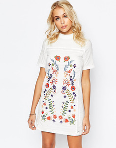 Цельнокройное платье с вышивкой Fashion Union - Кремовый
