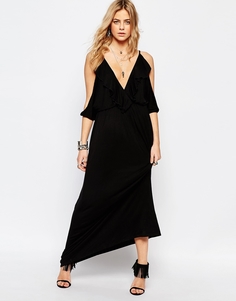Платье макси с открытыми плечами, глубоким вырезом и оборкой Boohoo - Черный