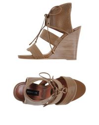 Сандалии Derek LAM