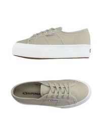 Низкие кеды и кроссовки Superga