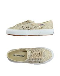 Низкие кеды и кроссовки Superga