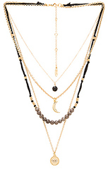 Браслет с ярусным бисерным амулетом - Ettika