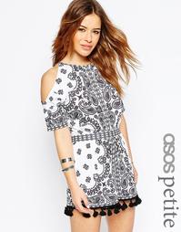 Комбинезон с вырезами на плечах и принтом ASOS PETITE - Черно-белый