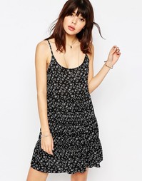 Ярусный сарафан с мелким цветочным принтом ASOS - Мульти