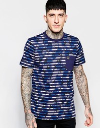 Полосатая футболка с камуфляжным принтом Fred Perry - Графитовый синий