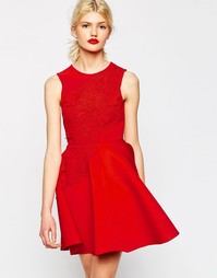 Короткое приталенное платье мини с 3D цветами ASOS - Красный