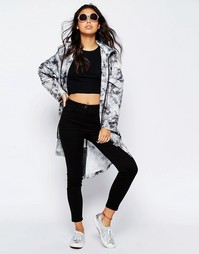 Макинтош-дождевик с абстрактным камуфляжным принтом ASOS - Мульти
