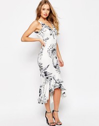 Платье миди с цветочным принтом и баской ASOS - Черно-белый