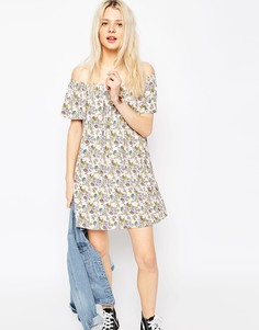 Свободное платье с открытыми плечами и мелким цветочным принтом ASOS