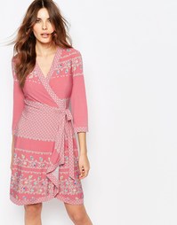 Трикотажное платье с запахом и принтом BCBGMaxAzria Adele - Pink coral
