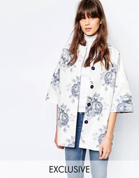 Бело-синие пальто-кимоно с цветочным узором Helene Berman - Белый