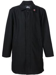 парка со значком-логотипом Stussy