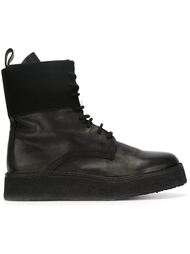 'Solid' boots  Odeur