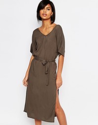 Платье миди с завязкой на талии и V-образным вырезом Vero Moda