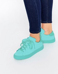 Мятные кроссовки adidas Originals Court Vantage Super Colour Shock