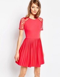Плиссированное фактурное платье мини с кружевными вставками ASOS
