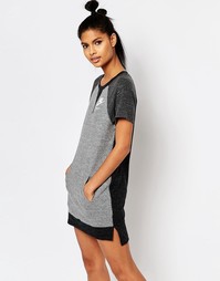 Платье-футболка в стиле колор блок Nike - Серый