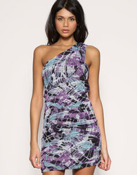 Платье на одно плечо с абстрактным принтом в виде перьев ASOS