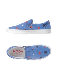 Низкие кеды и кроссовки Roda AT THE Beach