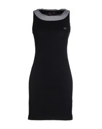 Короткое платье Fred Perry