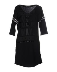 Короткое платье Guess