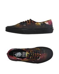 Низкие кеды и кроссовки Vans