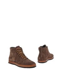 Полусапоги и высокие ботинки Santoni