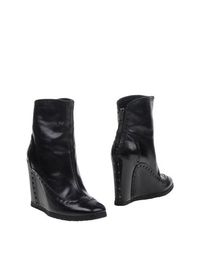 Черные Полусапоги и высокие ботинки Collection PrivĒe?