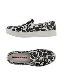 Низкие кеды и кроссовки Prada Sport