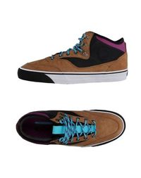 Высокие кеды и кроссовки Vans